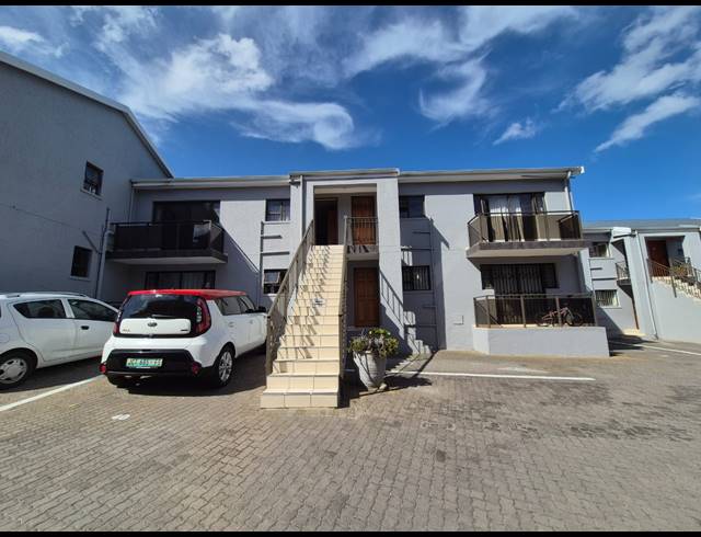 2 BEDROOM APARTMENT FOR SALE IN HARTENBOS CENTRAL